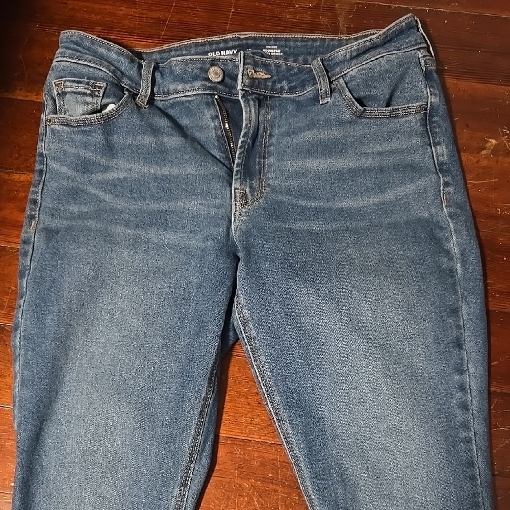 Old Navy Rockstar Skinny Jeans with Classic Denim Look
